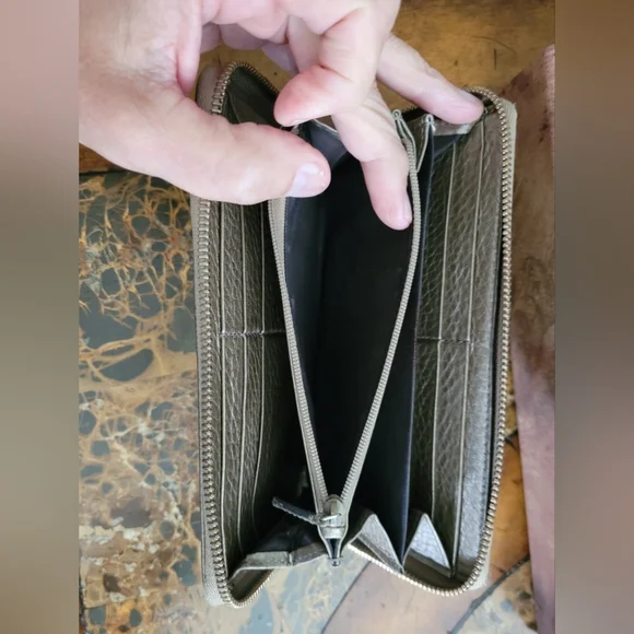 Gucci Soho zip around long wallet - Picture 8 of 11